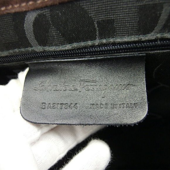 Salvatore Ferragamo Shoulder Bag Vara Enamel Leather Authentic Used - Picture 8 of 8